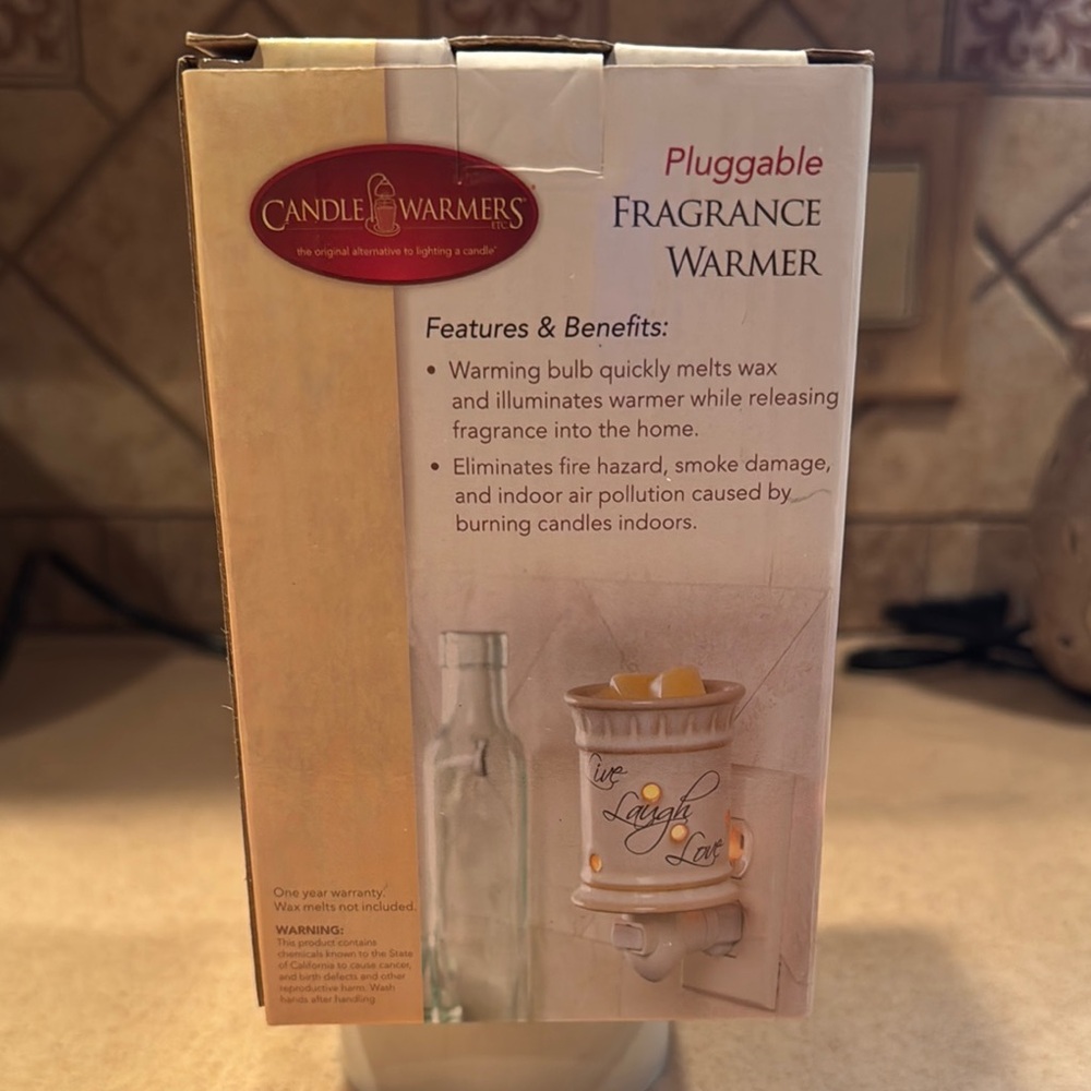 Pluggable Fragrance Warmer - Cream - Picture 2 of 4